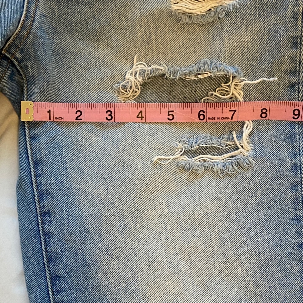 Altar'd State Vervet 100% Cotton Boyfriend Jeans Woman’s 26 Thrashed High-Rise - Picture 9 of 11